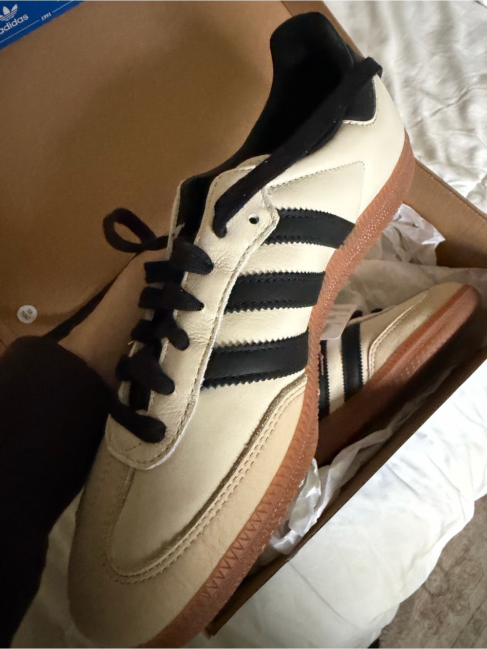 Adidas Samba Men’s Classic Cream and Black Shoes - Picture 7 of 8
